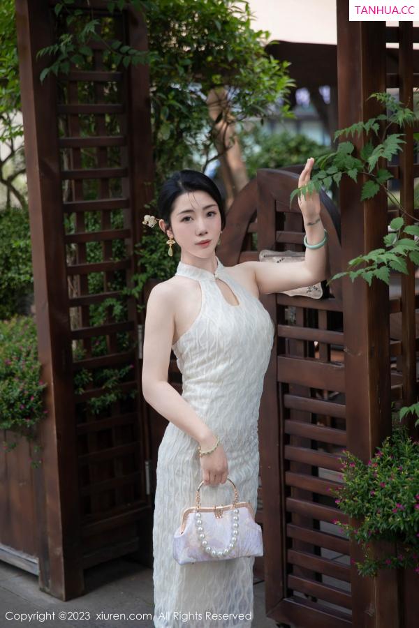   [XiuRen]高清写真图 2023.09.25 No.7435 严利娅Yuliya 旗袍美臀第69张图片